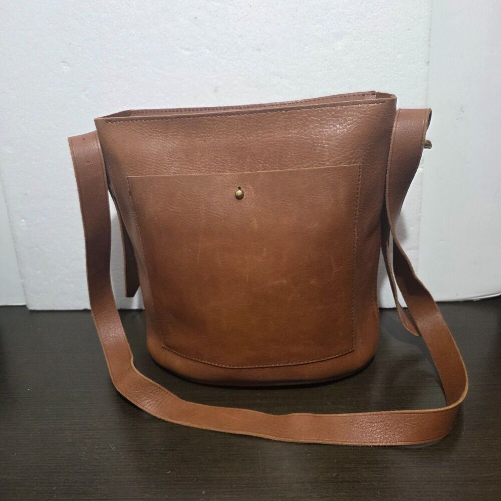 Madewell English Saddle Cow Leather Bucket Crossbody Bag Purse